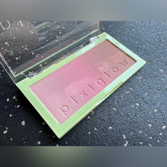 PixieGlow Cake in PinkChampagne Glow - Picture 7 of 10